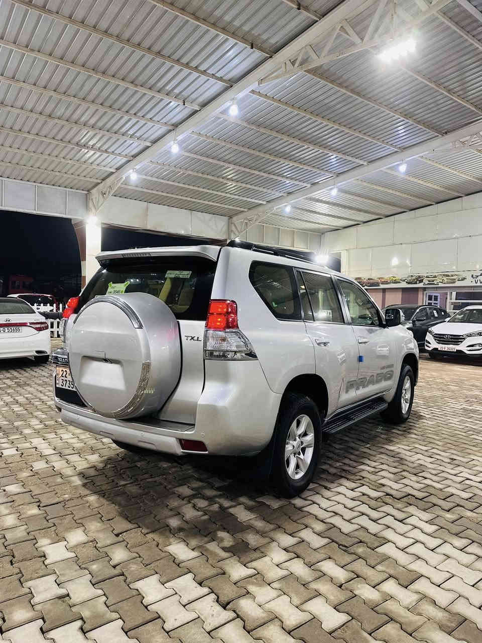 سلام عليكم 

البيع مراوس 

مكفول من صبغ ضربا تبديل بارد كفال عامه حتا دعاميته بشرط الفحص 

مكينه وكير مكفولة غير مفتوحة 

موديل 2013

موصفاته 

مكينه ٦سلندر 

دبل تانكي 

فتحه 

فور ويل 

ثلاجه 

مري شفط 

بصمه 

٧راكب 

٣قطع تبريد 

تحكمات استيرا 

شاشه 

كامرا 

حساس امامي وخلفي 

دبل تانكي 

باقي موصفات معروفه 

***********
