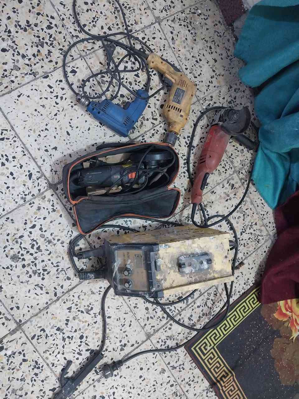 السلام عليكم للبيع بغداد الشعب هاذا رقم راعيهن *********** ب 175 الف
