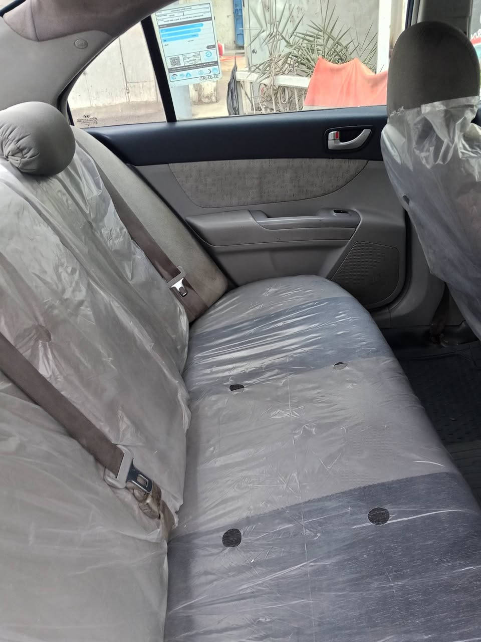 السلام عليكم شباب سيارة سوناتا للبيع موديل 2006 مصبوغة حزام محرك وكير خير من الله تخم تاير السياره جاهزه السعر 77وبيهه مجال للاستفسار الاتصال على الرقم ***********
