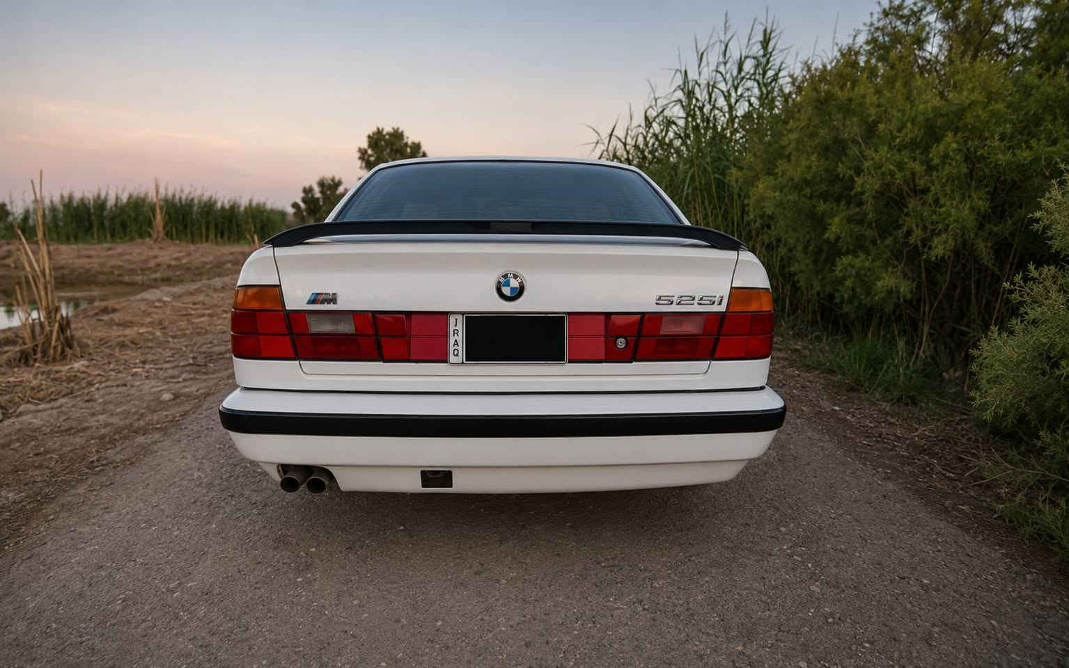 السلام عليكم ورحمة الله وبركاته 🌹
اللهم صلِّ على محمد وآل محمد 🤍✨
البخيل الما يصلي عالنبي 😌🔥

🚘 للبيع / Bmw 520i موديل 1991
شاصي وسنوية ✨
ألماني أصلي والي يعرف الـBMW يعرف شنو يعني ألماني 😎🇩🇪

⚙️ المواصفات:
🔹 مكينة نظيفة وتاكل الكاع أكل، لا محور ولا مشاكل والحمدلله
🔹 گير عادي 5 سرعات لعشاق السيطرة والمتعة 👌
🔹 اللون أبيض مرتب وبيها خياس خفيف كلش كلش ما يذكر
🔹 داخلية سود جلد بتطعيمات خشبية فخمة 🤍🖤
🔹 حداديتها 60%
🔹 رقم بغداد بإسمي جاهز نقل
🔹 الفتحة مدوشم عليها وما أعرف شبيها بالضبط حتى أكون واضح وياكم 🙏
🔹 نقصها شغلات بسيطة وترجع وحش بالطريق 🔥

📌 السيارة عندي من فترة تقريباً 7 أشهر، وكانت استخدام دوام جامعة ومشاوير 
ومثل ما تعرفون الـBMW الألماني مو محتاج مدح لا مني ولا من غيري 😉

💰 سبب البيع:
ما محتاجها حالياً وطابگة بالباب أكثر من استخدامها.
60$ وبيها مجال 

🤝 المهم يا طيبين:
إذا عجبتك السيارة خير وبركة وعلى الرحب والسعة 🌹
وإذا ما عجبتك إن شاء الله تلكه الأحسن منها وتتهنى بيها 🤍

📩 والرزق على الله، والجاد حياه الله ✨🚘
الي يهمه الموضوع يراسلني للعلم السياره بإسمي وما ابيع إلا تحويل وما مستعجل ع البيعه عادي تبقى سنه بالباب عادي


**إذا كنت صاحب هذا الإعلان وتريد حذفه لأي سبب، رجاءا أرسل رسالة إلى الدعم الفني**