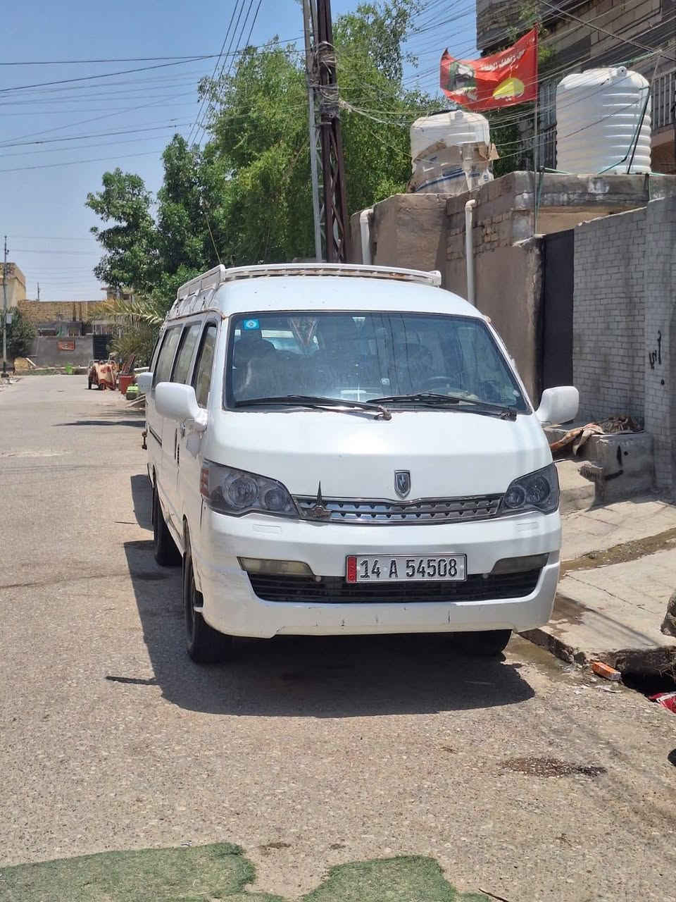 جنبي h1 مديل 2014  بسمي
مكينه وكير واكسن خير من الله  تخم تاير فوك نص عمر. حداديه جديده امامي وخلفي قبل سبوعين شادها  بيها طخه بل طويله ومصلحه بارد بل ربع كهربائيات كلها شغال السكن ذي قار الرفاعي السعر 73 وبيها مجال ***********
