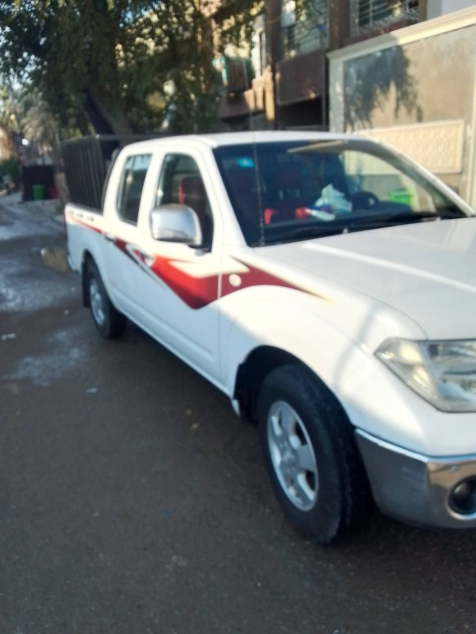 السلام عليكم سيارة نيفارة للبيع موديل 2012 تخم تأير سيارة جديدة من صدر وحدادية نضيفة سيارة جاهزة كل نقص مابيها السعر 120ورقة وبيها مجال مكاني بغداد العبيدي رقم ***********
