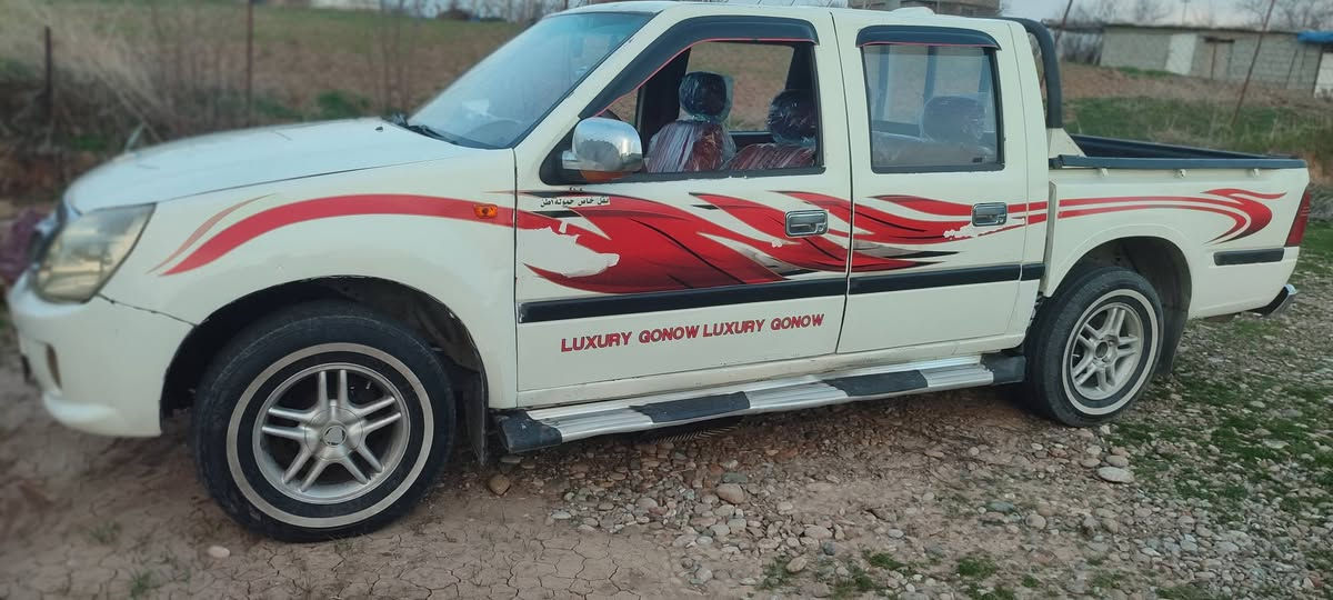 پیکاب فۆتۆن 2010 ڕەقەم سلیمانی 
سەنەوی بەسەرنەچوە چوارتایەی تازە بێکێشە. تەبریدو پاوەرو مەرکەزی  
مەکینە کابرێتەرە وزۆر بەهەڵمەتو بە کێشە هەیکەلی جوان ماوەتەوە پێشی دەعمێ بچوکی هەیە بێناوگرتن  چەن پەڵەی هەیە من بەعام دەی فرۆشم 
گۆڕینەوە دەکەم لەسەر دڵ گرتن 
لەسلێمانی .*********** السليمانية, العراق
