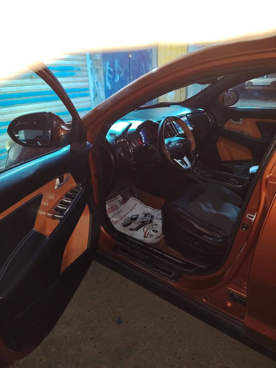 السلام عليكم.
سيارة سبورتج موديل 2013 خليجي فول 1/1
بصمه أبواب تشغيل بصمه كراسي كهرباء
نضام ترحيب فول واحد ع واحد
مكينه +كير كفاله حدايد مكفوله
بيه قطعه بارد جاملخ الأيسر كد شبر
البنيد فقط كلير.
الداخل لون برتقالي غرفته بعدها بنضافه الوكاله
تخم تاير جديد ويل نجمه السياره بغداد باسمي هزه جديد السياره مبيه كل نقص تأخذها منا ربع متصرف عليها. مكان السياره الدوره ابو دشير. رقم صاحب السياره. ***********
