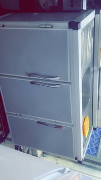 كاونتر ٣ قطع متر ونص مع ملحق العنوان بغداد الشالجيه قرب نادي الزوراء 0...