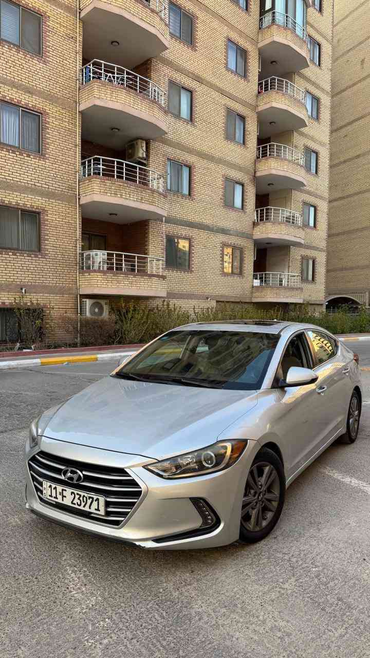 السلام عليكم هونداي الانترا موديل2018 وراد امريكي حادثها جاملغ الخلفي وصور موجوده بدون ايرباك محرك 2000دوش 
مكان كراده 
سعر:138 وبيها مجال للشراي 
اتصال:***********
