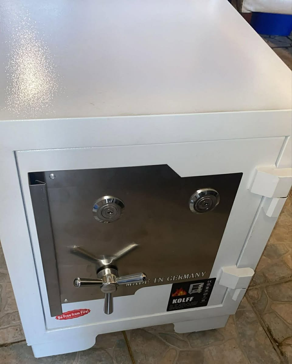 قاصه اخت الجديده
موجود الوصل مالها وسعر بي مكتوب 350الف
ابيعها انه 260😱✅
قاصة كولن
وزن ٩٥ كيلو
٥٨ سم * ٤٥
موكليني بنشرها
***********
