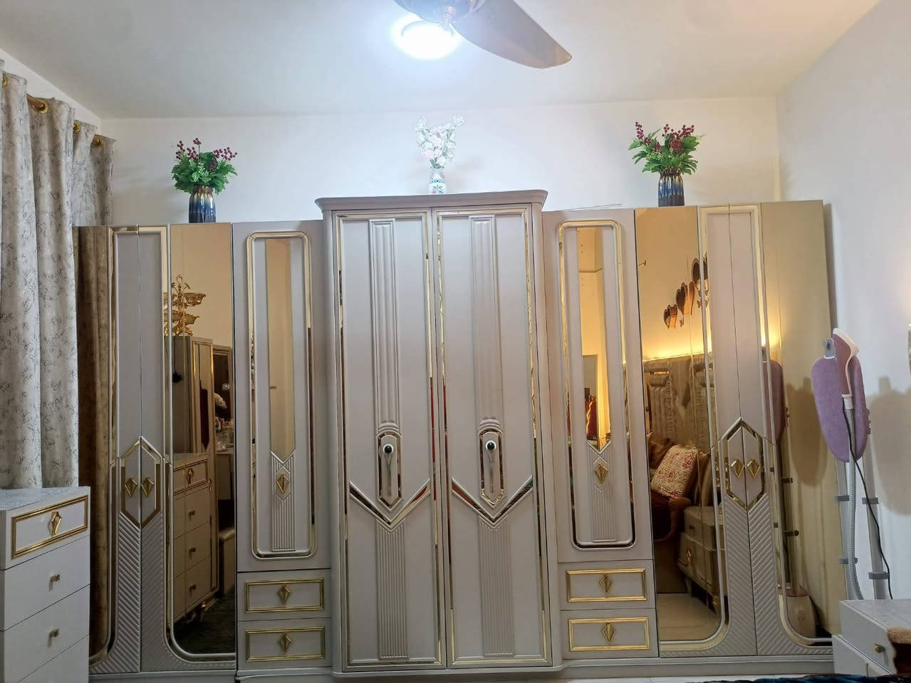 غرفه اخشاب للبيع تتكون من 11 قطعه,,]***********
