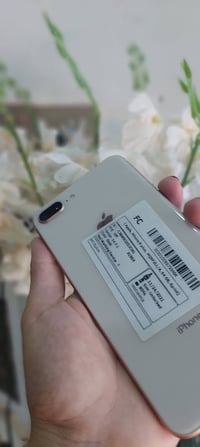ايفون 8 • نضيف • بطارية ١٠٠