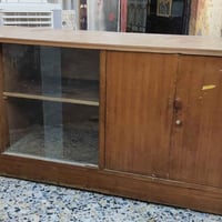 بوفيه للبيع نضيفه وجه وضهر ما بيه اي ضرر سعر خاص او علرقم 07804860035