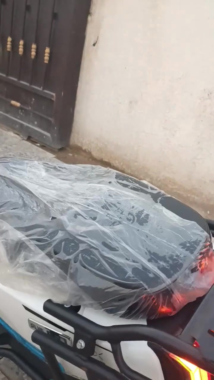 السلام عليكم صاعقه موديل 25نهايت السنة  ملف 2000سرعه85سته بطاريات دراجه بحالة ممتازة اربع سرعة بيه R بك للستفسار الاتصال *********** العنوان بغداد الدورة
