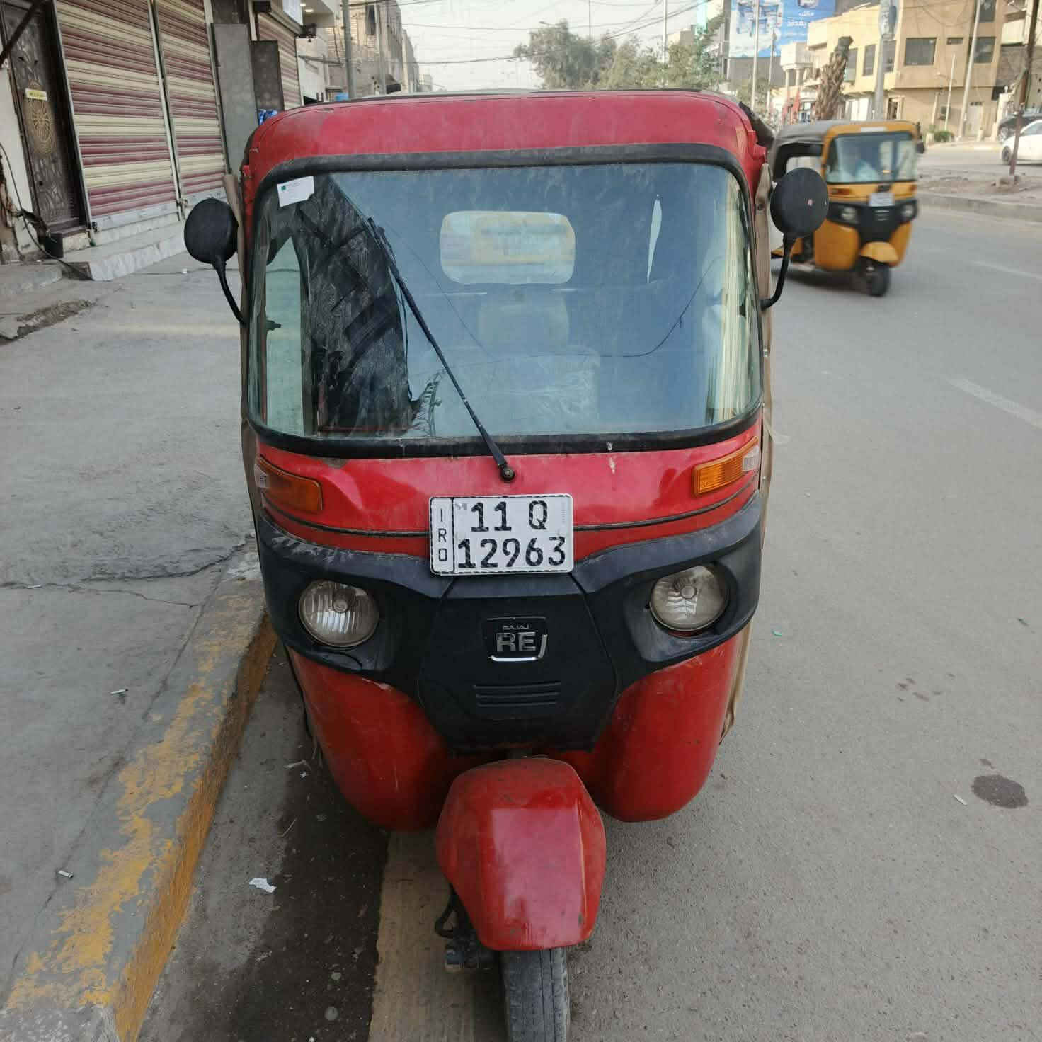 سلام عليكم تكتك لبيع رقم وسنويه  هزه جديده  محرك مكفول لا تنقيس ولا تبخير سعر 5 وبيه مجال رقم *********** مكانه بغداد
