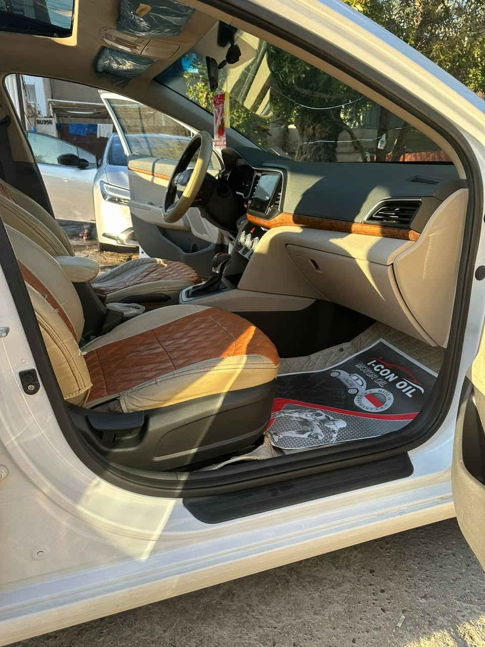 (2020) خليجي فول
مكفولة من الصبغ والبارد

ماشية (54)
¶محرك 2000
¶فتحة سلايد 
¶بصمة تشغيل 
¶بصمة بالابواب الامامية
¶صندوق ذكي يفتح بالاقتراب وعن بعد/
نظام ترحيب بالسيارة عن قرب
¶تبريد قطعتين
¶ 4 انظمة قيادة
(سبورت/نورمال/ايكو/سمارت)
¶كامرات امامية وخلفية
¶نظام تشخيص العطل عن طريق الشاشة
¶يدات نيكل
¶لدات باليدات
¶لدات أمامية 
¶مراية ترحيب شفط
¶اشارة بالمراية
¶ 5 ويل كب
¶شاشة تاب اصلي
السعر(184)
مكان السيارة/بغداد - الكرخ الاتصال حصرا على الرقم 
***********
لا يوجد ماسنجر
