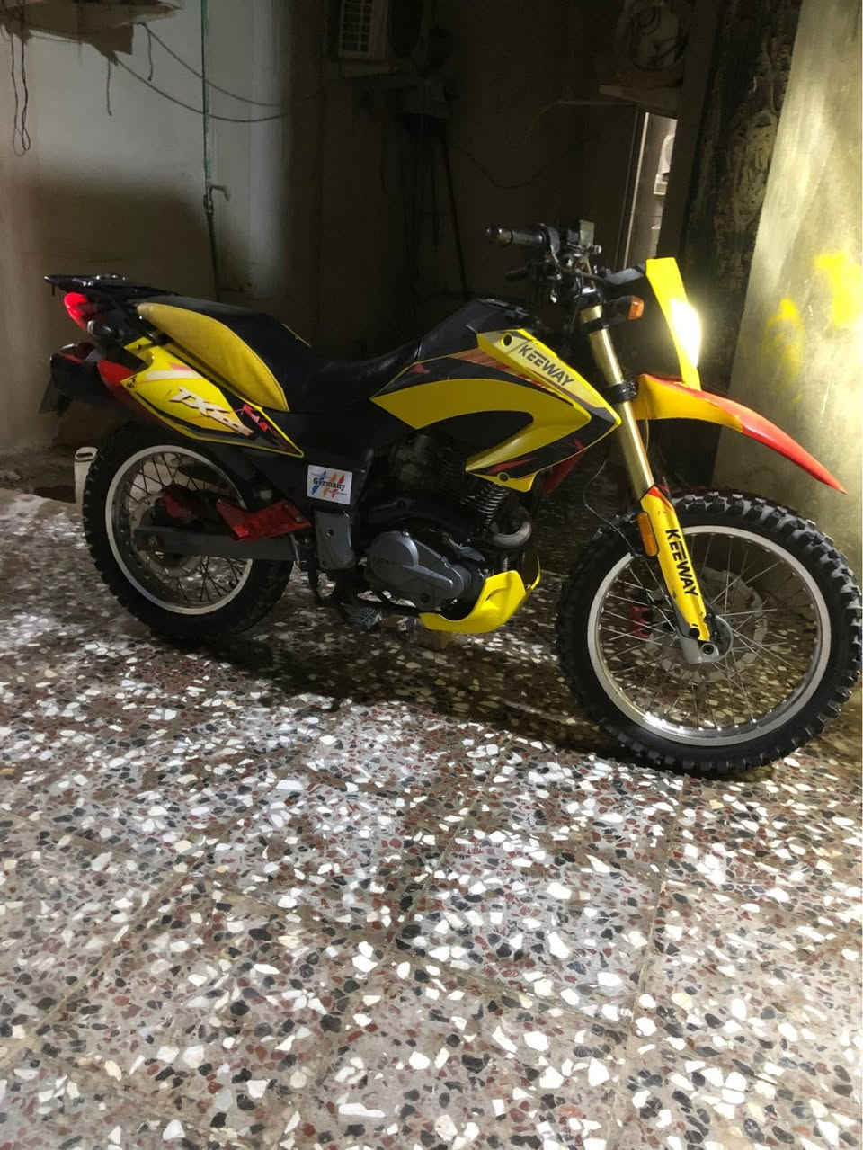 دراجة قفاز كي واي محرك مكفول فقط مبدل كلجات جدد شلعتها تشلع الكاع معدل بالمشي صالنصه رياضي دراجة كامله من كلشي رقم وسنوية تحويل ثاني يوم عنواني بصرة التنومة سعرها 2100 وبيها مجال 
*********** شط العرب, البصرة
