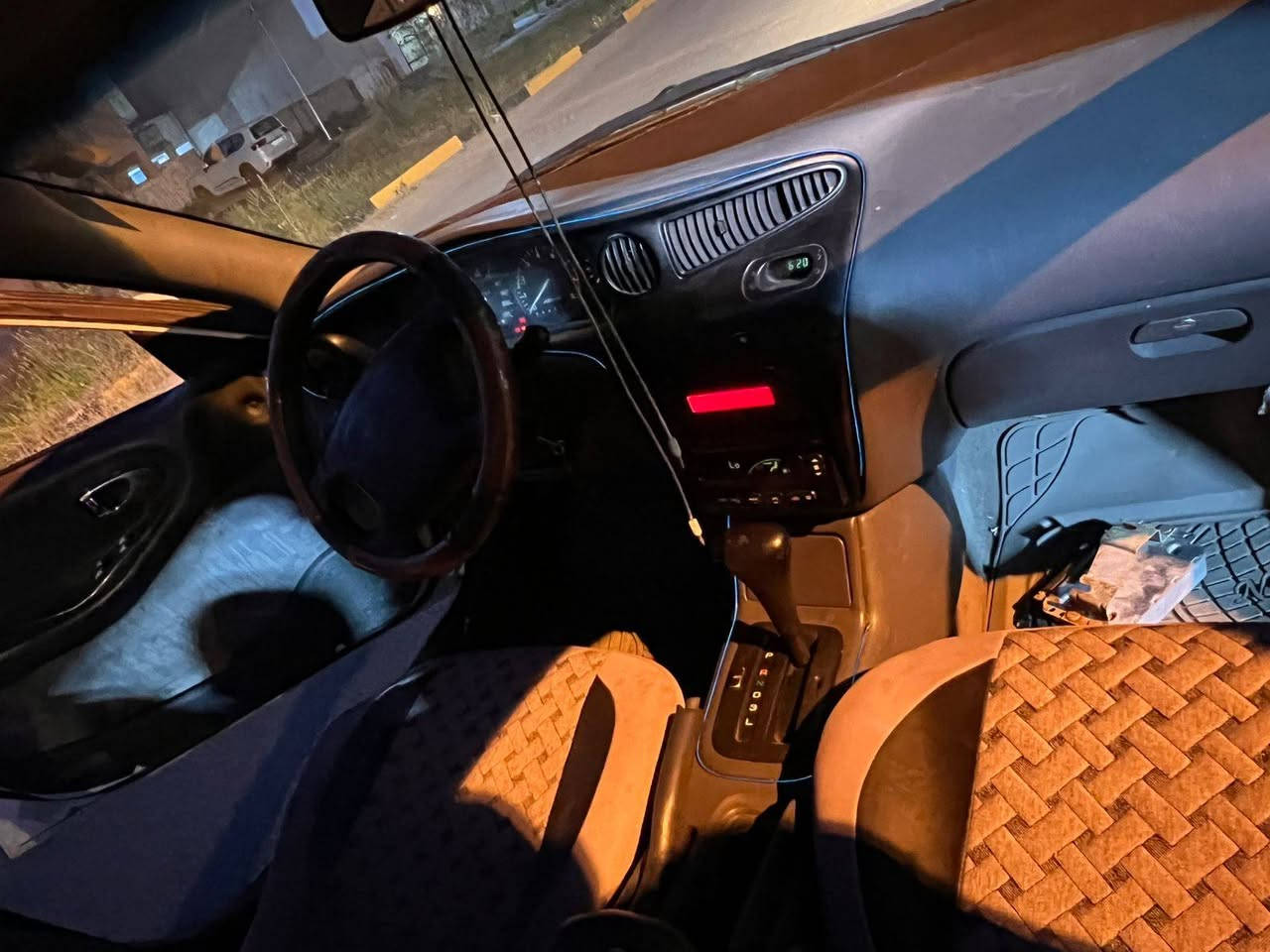 دايو لكنزا رقم بغداد مشروع وطني موديل 2000 محرك مفتوح 2000 كير اوتو  حاويه شرط مصبوغ صباغ عام للجماليه كهربائيات كلهن يشتغلن  سنتر لوك جام كله يصعد وينزل تبريد ثلج  صدرها جديد اي نقص ما بيها مكاني بغداد الشعب سعر 47 وبيها مجال بسيط  *********** واتساب
