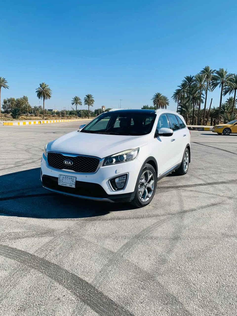 يا الله السلام عليكم سورنتو موديل 16خليجي مكفوله بيه بارد بحافه البنيد موضح بلصور وبجمالغ بهلال رصعه بسيطه والباقي كفاله السياره مثل متشوف بلصور مال فول لخير سبعه راكب تحكمات كشنات جلد داخل لونين رادر أمامي خلفي جانبي سلايد روف سياره مناقصه اي شي فقط حداديه إماميه بس لعلم حداديه بس تخم تاير قبل شهر بسمي رقم بغداد سنويه صاقطه صاله شهرين مكان السياره حله قرب محكمه الاستئناف الجديده السعر 220 وبيه مجال بسيط لايطبولي البياعه شره ويكلي ١٩٠ و٢٠٠ شوف السوك وحكم ***********
