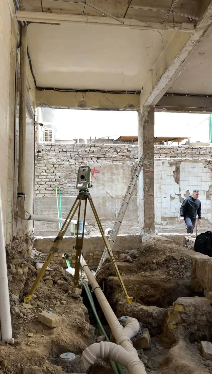 السلام عليكم من رخصه الادمن 
بتكليف من إحدى الشركات الهندسية، تم إنجاز أعمال الرفع المساحي الشامل لبناية قائمة لغرض إعداد الدراسات الخاصة بفحص المتانة الإنشائية وتقييم الحالة الفنية للمبنى. في منطقة كراده مريم 

شملت أعمالنا:
✅ رفع جميع الأعمدة والجسور والرباطات الإنشائية.
✅ رفع مخطط الأساسات وتوثيق تفاصيلها.
✅ قياس وتحديد ارتفاعات الطوابق كافة.
✅ إعداد المخططات الهندسية الدقيقة للمبنى القائم.
✅ توثيق جميع التفاصيل الإنشائية باستخدام أحدث الأجهزة المساحية عالية الدقة.

نحن على أتم الاستعداد لتنفيذ كافة الأعمال المساحية والهندسية.

الدقة • السرعة • الاحترافية

📞 للاستفسار والتواصل:
***********
