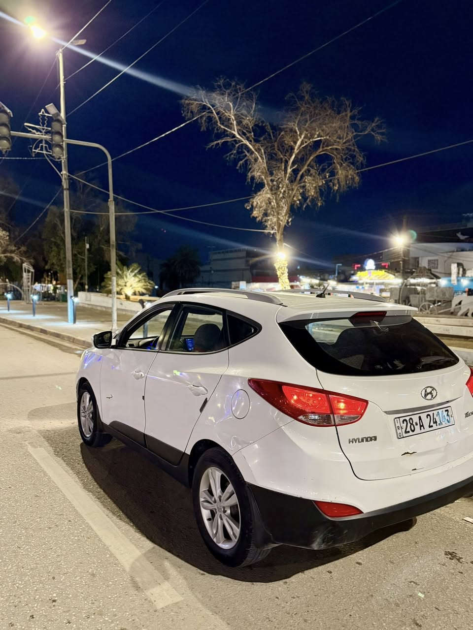 توسان ٢٠١٤ خليجي 

تخم تايرات جديد 
بطارية امارون جديدة 
شاشة جديدة 
تبريد ثلج 
السيارة ما بيها لا حار ولا بارد 
فقط الطخات الي موضحة بالصور وما مصلحها 
مبدل بيها رواجز من شركة هونداي الأصلية 

السعر ١٣٣ وبيها مجال 
مكان نجف 
***********
