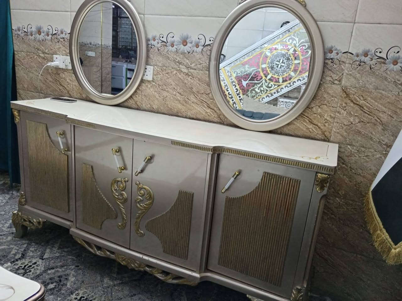 السلام عليكم غرااض نضيفه جدا مكاني بغداد واكو توصيل ع فحص تأخذ رقمي واتسب ***********
