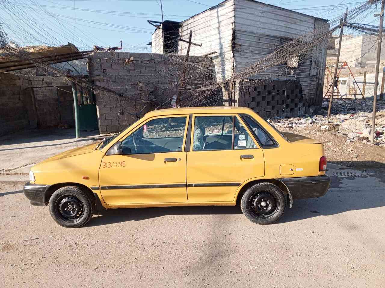 سلام عليكم سايبه موديل 13 سياره جاهزه مكينه كير مكفولات صدر قبل يومين بدلته كله تخم تاير جديد حولتها قبل شهر يعني مصفره من كلشي رقم بغداد نهايه حي اور شرط التحويل شواصي مكفولات سياره كلش حلوه مكان السياره بغداد حي اور السعر 34وبيها مجال حك الجيه الرقم ***********
