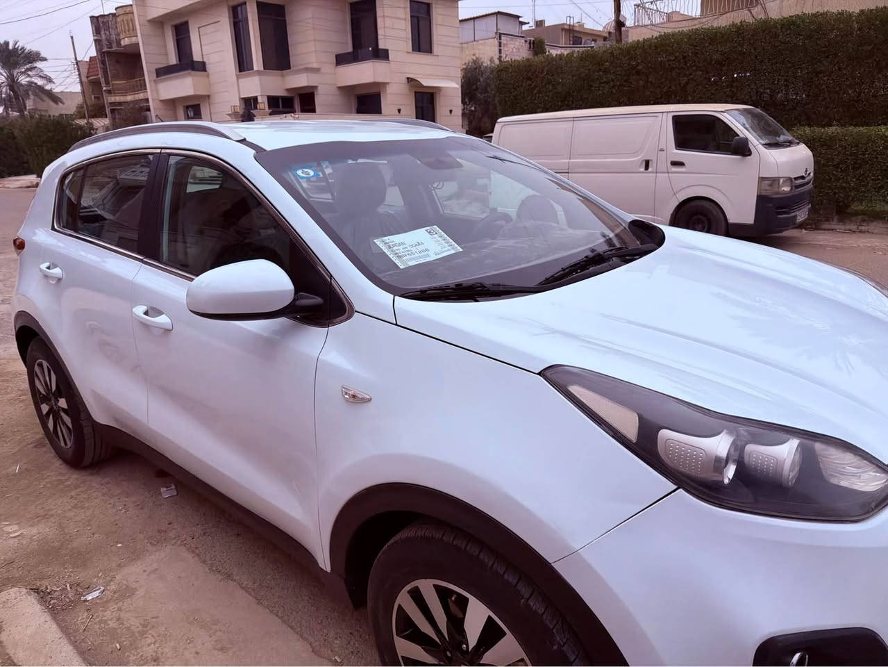 سبورتج خليجي السونار مرفق نص جاملغ ونص باب السياره روجزه مفتوحه فقط مكينه كير تخم تاير حساس شاشه كامره رقم انكليز تحويل مباشر حساس سياره جاهزه من كل النواحي السعر 153قفل بيه حق الجيه فقط اتصال ***********  او *********** مكان السياره البلديات او وزاره النفط بغداد, العراق
