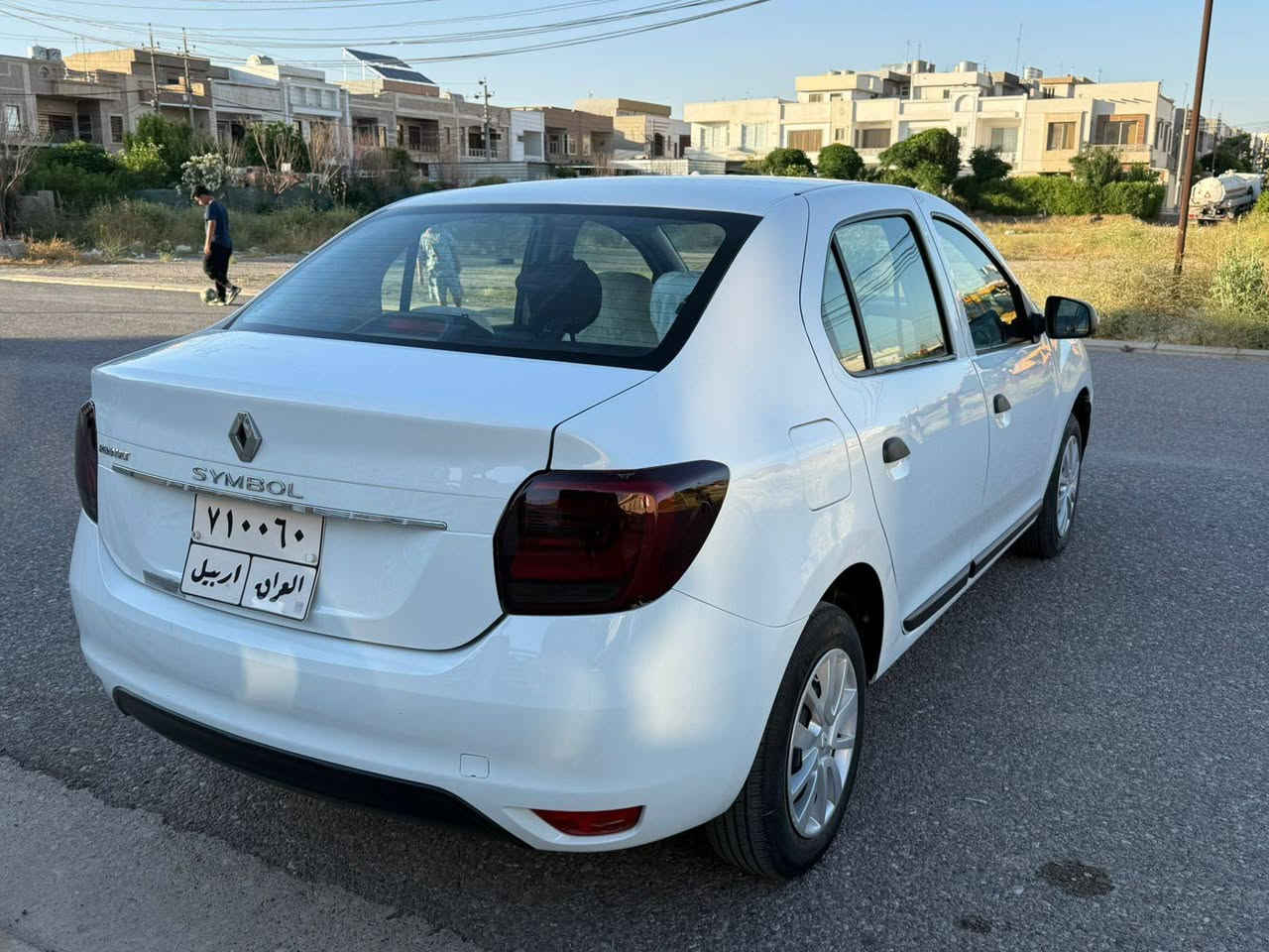 رينو سيمبول ٢٠٢٠ سفري كوردستان 
سه يا ره كي زور جوان و خاوينه  
به شه رتي كيرو مه كينه و ته حويل و غه رامه
٤ تا يه ي نوئي له بنه و به ناوي خومانه سه نه ويشي نوييه تا ٢٠٢٧ 
سه يا ره كه ١ جاملغي سبوغه بي زوري 
شوين؛ هه ولير 
سعر :٧٩$ کەمەک مەجال
رەقەم ؛ ***********
