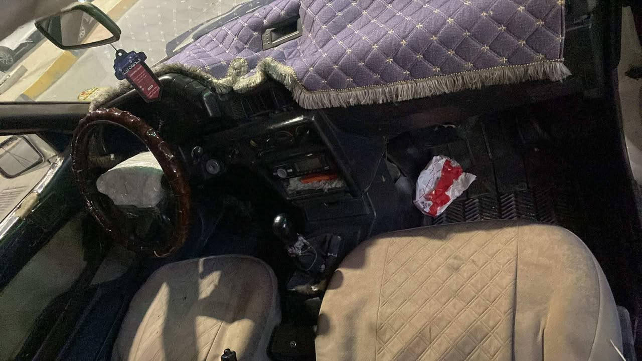 السلام عليكم
سياره ميتسوبيشي لانسر
موديل 92 
استعجل للبيع محتاج 
السعر 15 وبيها مجال 
الاستفسار اتصل على الرقم 
***********
***********
