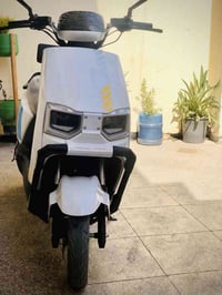 دراجه شحن ام عيون نضيفه بشكل ٦ بطاريات صار شهرين من نازله رمبه العنوان...