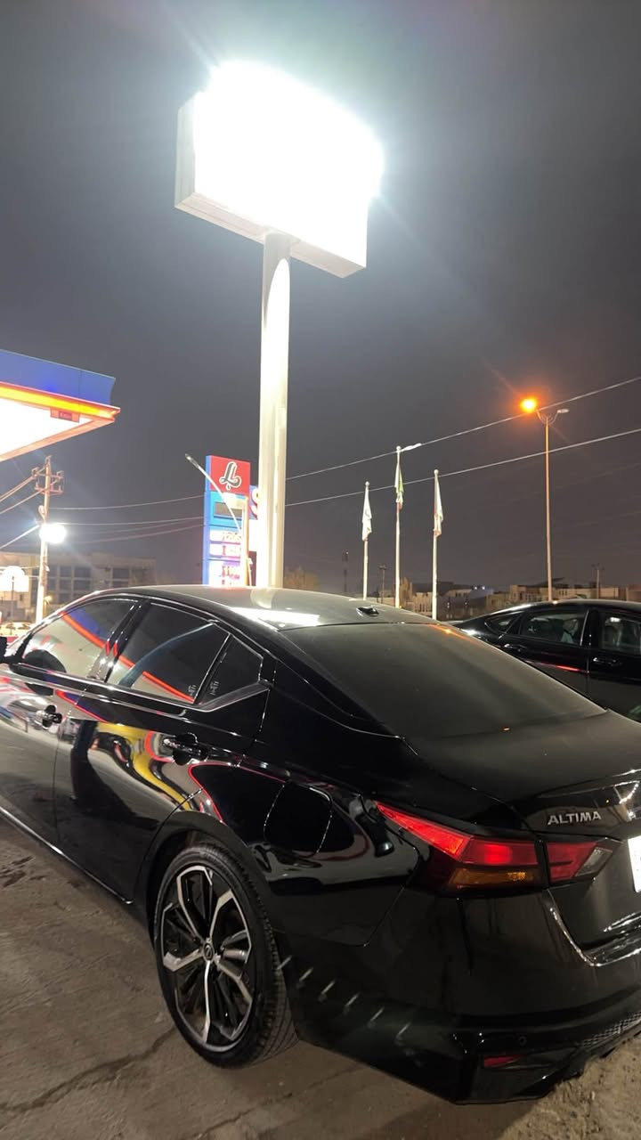 Altima SR 2024
سياره حيل نضيفه مشاءالله رقم شمالي اربيل 
بيها فقط بونيت صبغ و ايرباك بس السايق و مرجع بلادي
سياره ماشيه ١٩ الف مايل فقط 
***********
