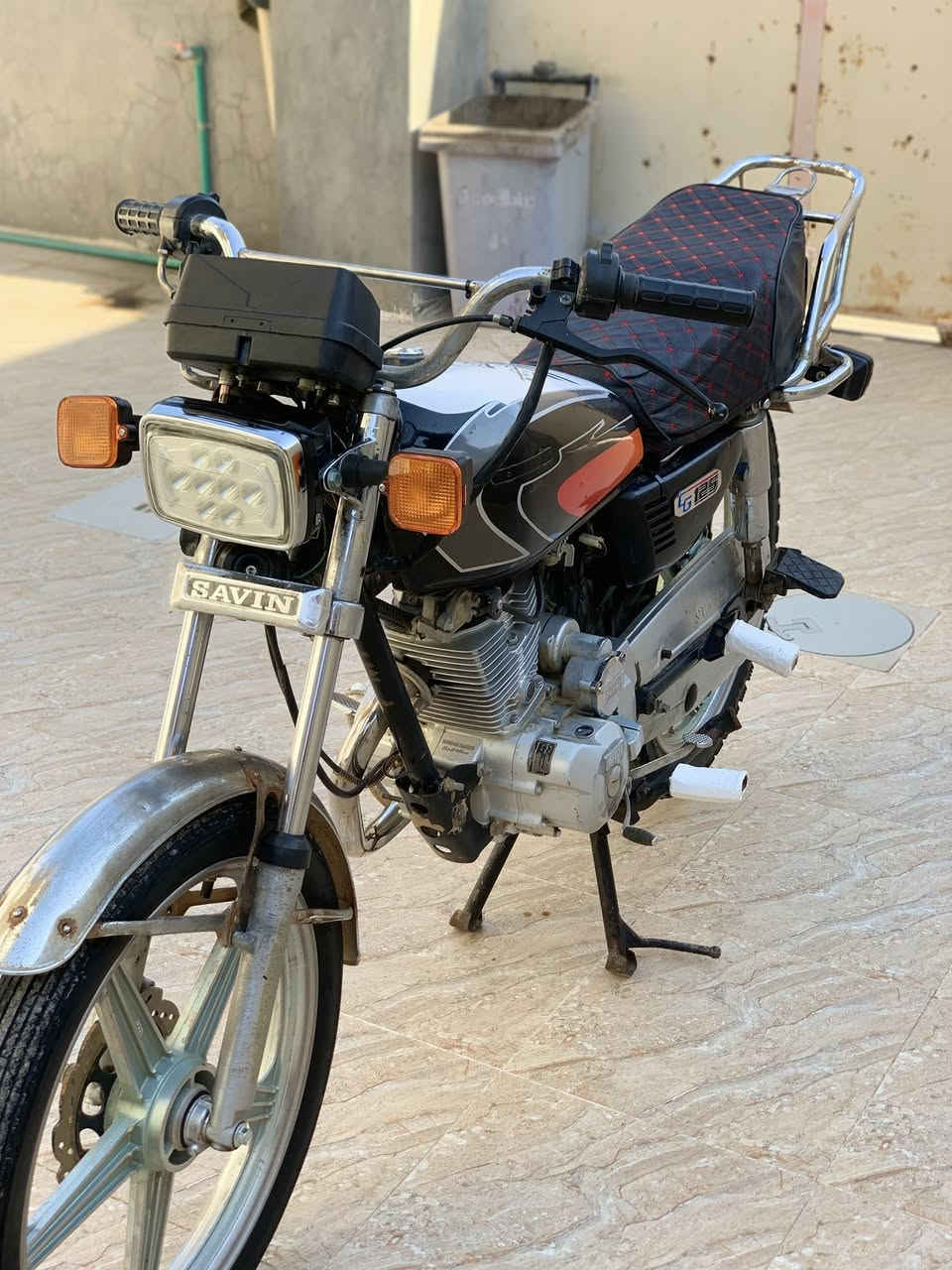 السلام عليكم.                  ***********
سيفان ٢١ مكفوله من كلشي أوراق كامه كهربائيات شغاله 

اي نقص ما بيهه مكان ديالئ الخالص
