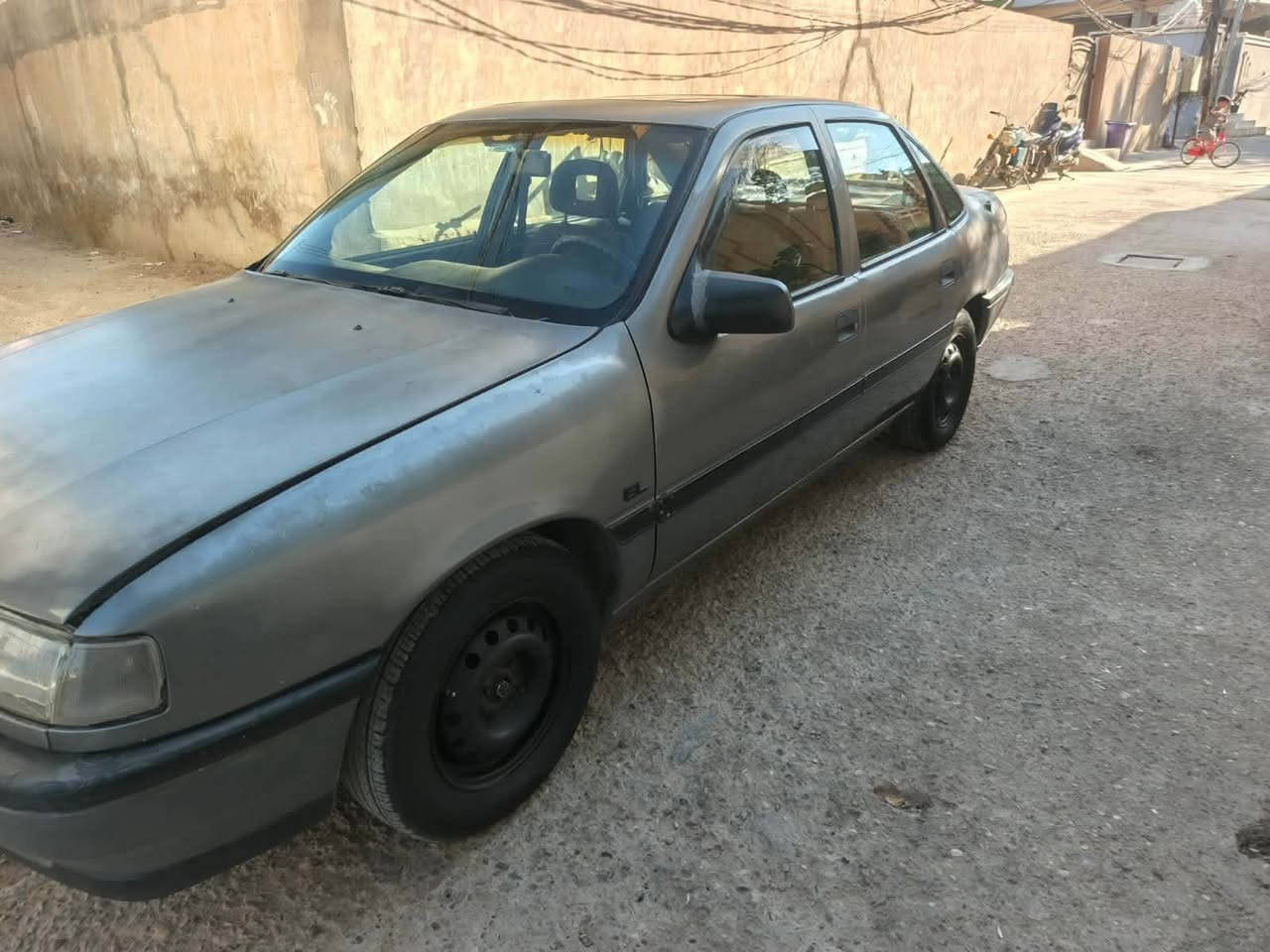 فكترا موديل ٩٢ مكينه ١٦٠٠ سياره جاهزه و حلوه بدون نقص رقم بغداد انكليزي سعر ٣٨ مكان سياره ديالى بعقوبه للاستفسار اتصال على رقم *********** ( مكلف بنشر )
