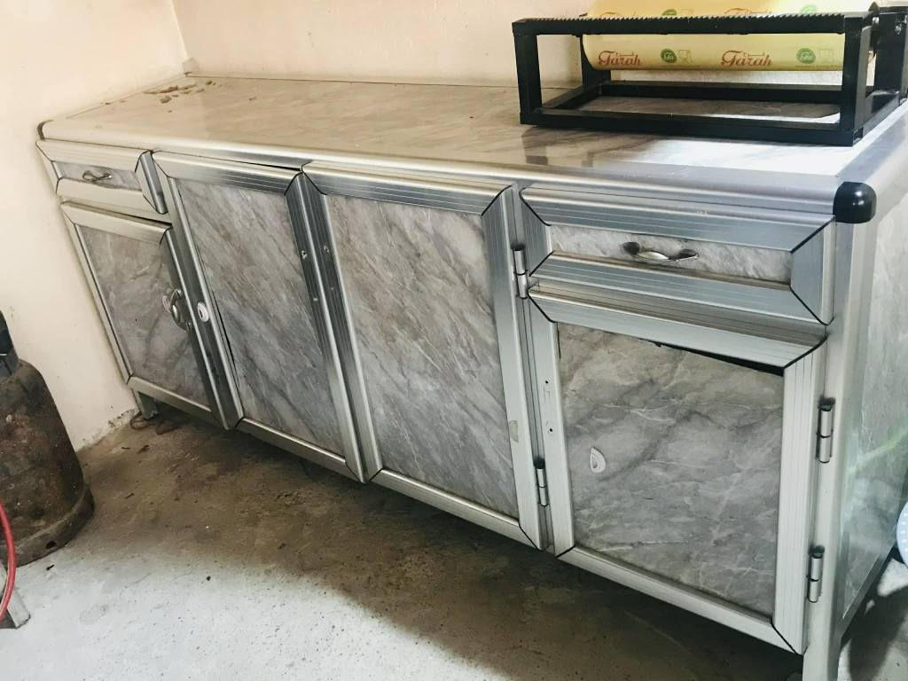 كاونتر وملحق ب 200 وبي مجال 
سنك مرمر ب 150 وبي مجال 
حمايه جديده استعمال قليل 450 وبيها مجال دهل اوران, واسط


**إذا كنت صاحب هذا الإعلان وتريد حذفه لأي سبب، رجاءا أرسل رسالة إلى الدعم الفني**