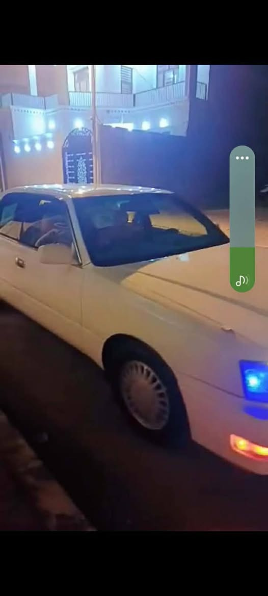 السلام عليكم راس الثور للبيع فقط موديل 96مكينه 3000قبق اسود تبريد حداديه وتخم تاير جديد رقم كربلاء إنكليزي مداور مباشركفاله كص ونقل ورسميات السعر 83وبيها مجال مكان السياره حله قضاء الهاشميه الاستفسار ***********
