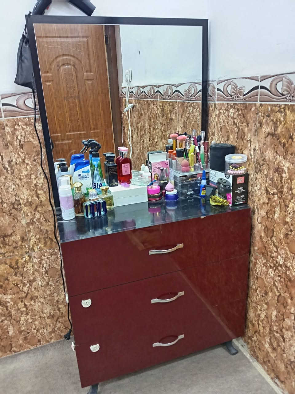 سلام عليكم غرفه تركيه لبيع 250بيهه مجال  بس عوزها تخت لن اني مخليه دوششك بس شراي يرسلني متواجده ع فيس


**إذا كنت صاحب هذا الإعلان وتريد حذفه لأي سبب، رجاءا أرسل رسالة إلى الدعم الفني**