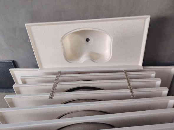 يوجد لدينا جميع الحجام المرمر متر أو متر ٢٠  اومتر ونص أو مترين السنكي التسكام وايلون التريده البيع المكان عل شط يم فرع السيد غازي أو منطقة الكربلا ئي يم المسبح عفك الاستفسار اوتتصل *********** اوحتى العنده مراوس أو بيع چنه حاضرين
