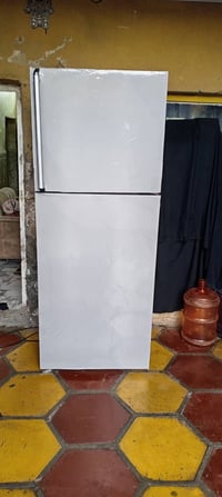 ثلاجه شغاله اخت جديدها مااخله تصليح مكان بل كماليه سعر 125بي مجال اتصل...