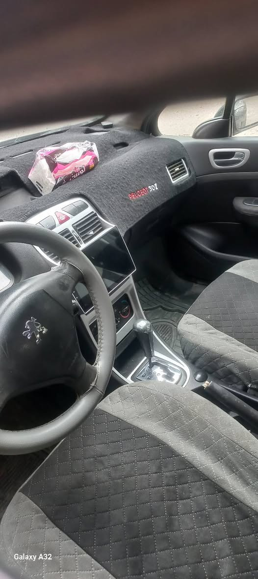 سلام عليكم بيجو فرنسي ٢٠٠٦ السياره جاهزه مابيه ضربه كير محرك كله تمام 
رقم بغداد انكليزي 
مكاني بغداد حي الجامعه 
السعر ٥٨ بيه مجال 
***********
