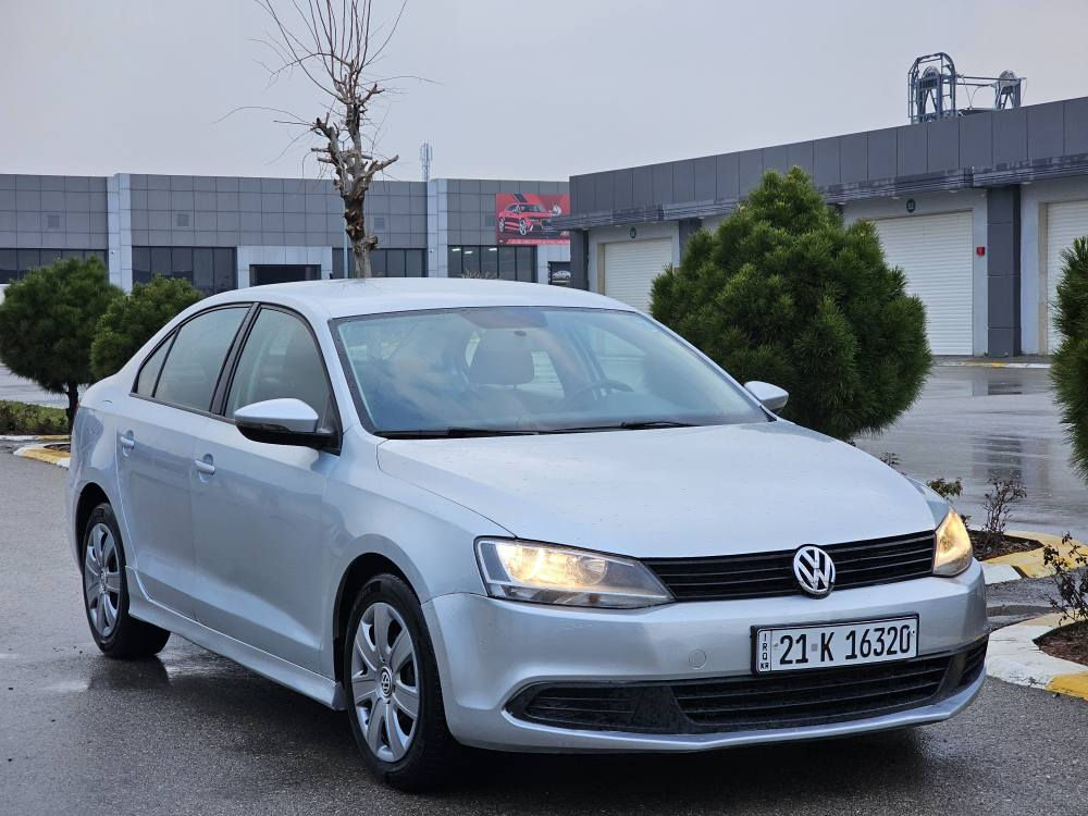 ***********

ڤۆلگس واگن جیتا
٢٠١٤

مواسەفات  خەلیجی 

مەکینەی   ٢٠   بێ تۆڕبۆ 

گێڕ ی ئۆتۆماتیك  و  عادی

حاسە جام کارەبا  کوشن جەگ 

فڵچە ئۆتۆ  گێڕو مەکینە و تەبرید  بەشەرت

سەیارەکە یەک دەستە 

سەنەوی رەقەم و هەزەی  تازەیە

سێپارچە  بۆیاخی  هەیە  بێ ناوگرتن 

بێ ئێرباگ   تەنها پەمپە

سعری   ١٠٦ گەڵاو  معامەلەیەکی  کەم

*********** السليمانية, العراق
