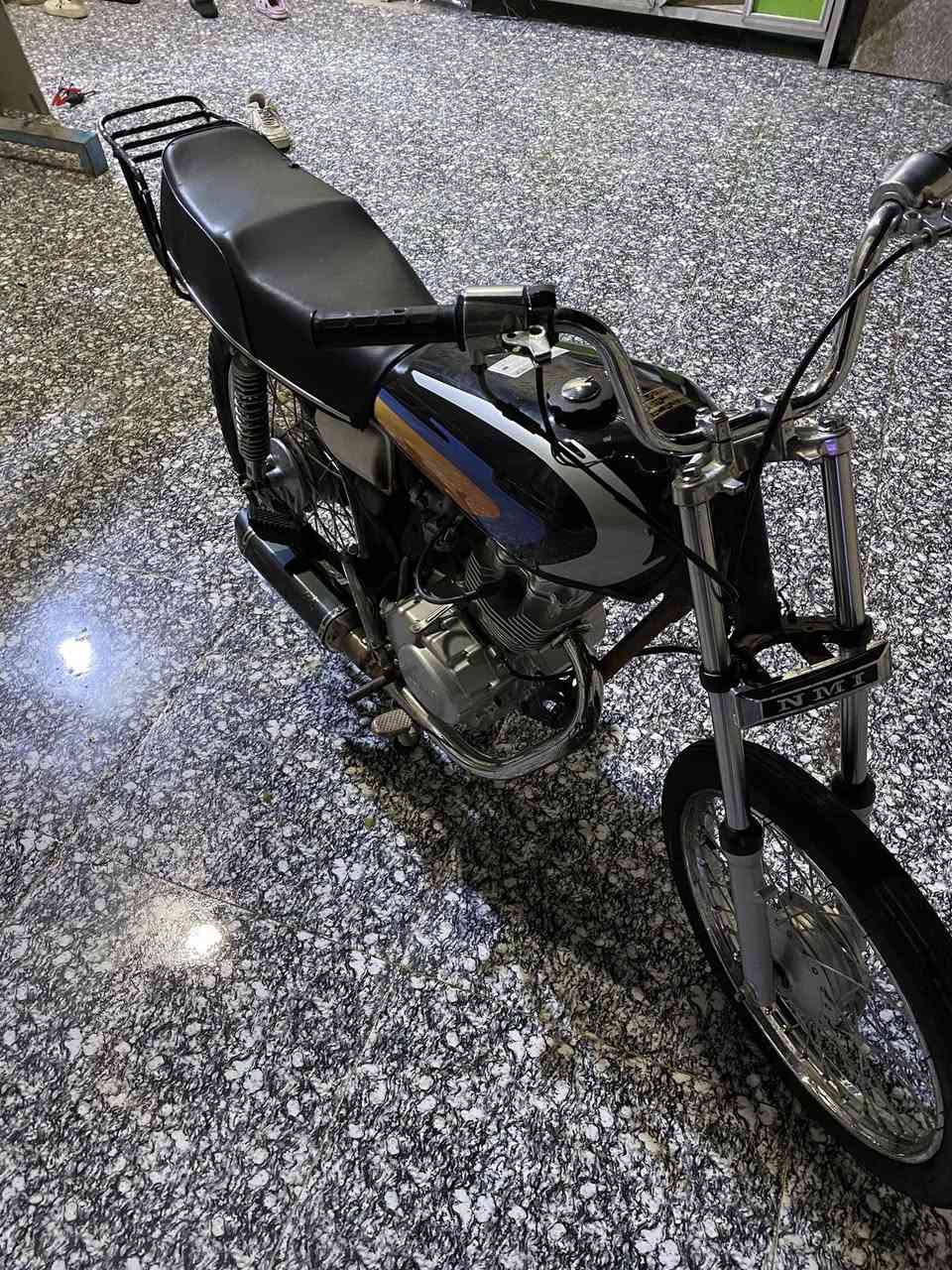 السلام عليكم دراجه ايراني تعمير ' نامه المكينه وتفيلس ما مفيلسه ' دراجه نضيفه ' وصارلها مضمومه حوالي خمس اشهر ' السعر ٧٠٠ 'متواجد بس ع رقم ***********
