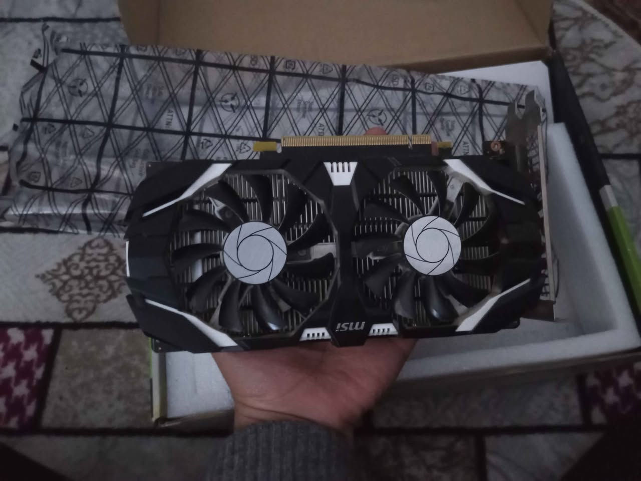 للبيع كرت شاشة GEFORCE GTX 1050 Ti 4GB OC Ti – نيفيديا MSI

نسخة OC محسّنة للسرعة والأداء
أداء ممتاز للألعاب 1080p على إعدادات متوسطة–عالية

الحالة: نظيف وبدون مشاكل
السعر: 65,000 دينار
ملاحظة: لا يوجد توصيل
المكان: كربلاء، حي العامل، قرب مول الباقر كربلاء, العراق


**إذا كنت صاحب هذا الإعلان وتريد حذفه لأي سبب، رجاءا أرسل رسالة إلى الدعم الفني**