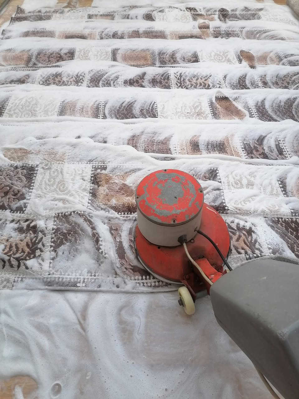 السلام عليكم مستعدون لغسل السجاد و الكاربد بأنواعه المتر ٢٠٠٠ مع التغليف جكليته الشكل الغسل أربعه أوجه مع الشطف لضمان الطهارة التامه لي قليل يسويها من أصحاب محلات غسل السجاد حي القاهره داخل فرع مطعم القاهرة *********** واتساب و تكدر تشوف زوليتك بصور و فديو لتأكيد جودة العمل ما نستلم فلوس الا تشوف زوليتك بعينك و تقتنع بشغل و بغسل.. بطانيات ب٥٠٠٠
