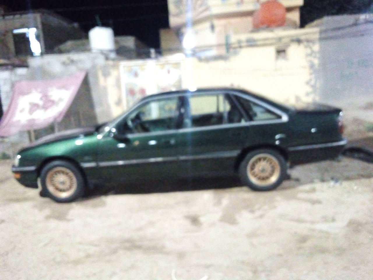 أوبل سيناتور  محرك 3000/ بيه صوت  سياره وحش  حداديه امامي وخلفي جديده تقم تاير جديد كهربائيات كله شغال ابلادي غرفتها بلادي  رقم دولي بسمي سنويه لغاية 31/  السعر /30قفل  رقم التلفون/***********
