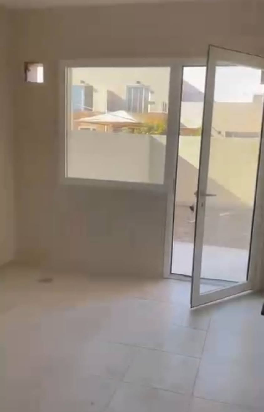 دار حديث بمجمع الكوثر
المساحه ١٥٠متر

غرفتين نوم، هول، استقبال، مطبخ، صحيات عدد 2.. 

كراج للسيارة وحديقه

 تدفع مقدمة 90مليون ليكدام! 

مطلوب البيت للمصرف 100مليون تبقه وره المشتري؟ 

كل شهر تسدد 500الف فقط

السعر الكلي 190مليون

اتصل هنا ***********
واتساب ***********
