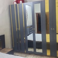 غرفة • نظيفة • للبيع