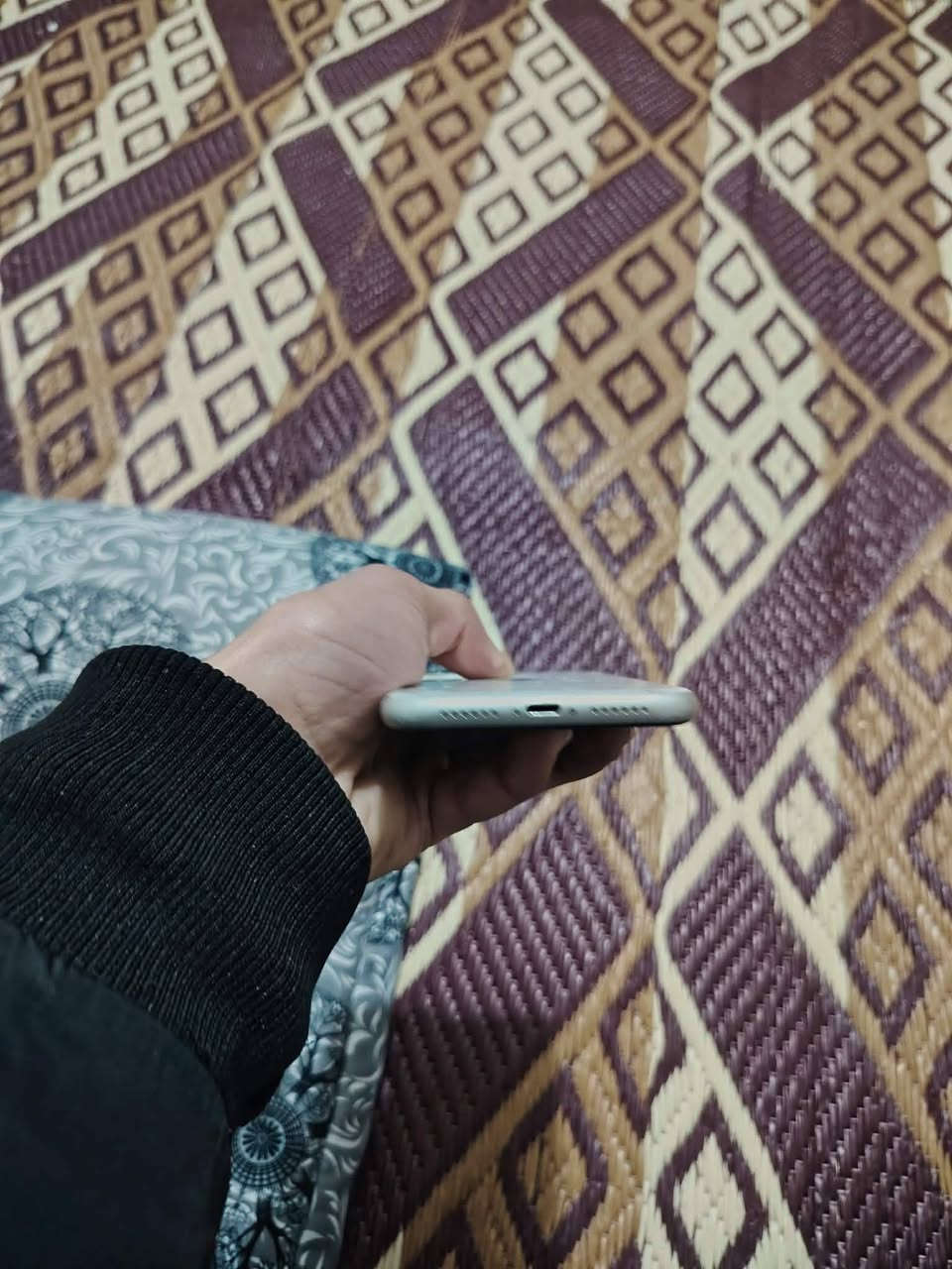 سلام عليكم ايفون 11عادي موبايل نضيف بس بيه كسره بل ضهر مثل ما واضح بل صور َ بطاري ٨٦ دبل سيم للمروس او
للبيع ذاكره ٦٤ مكاني حي بكر قرب جامع بديع


**إذا كنت صاحب هذا الإعلان وتريد حذفه لأي سبب، رجاءا أرسل رسالة إلى الدعم الفني**