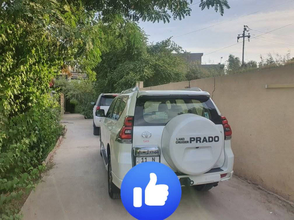 السلام عليكم اخوان 
للبيع برادو موديل 
2020 الفئه vx
ماشيا 70الف مشي حقيقي 
السعر 377 وبيها مجال للطيبين 
العنوان:صلاح الدين بلد 
للإستفسار الاتصال  ***********
