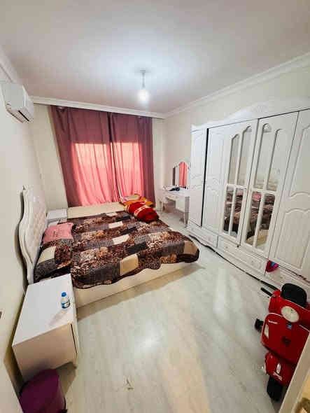 عرض جديد في مجمع #لالاف_ستي 
◽️ شقه للبيع مساحه 83م واجهه  #خارجيه
◽️ غرفة نوم + استقبال
◽️ بلكونه عدد 2  + صحيات 
◽️  الشقه طابق 2
#سيف_البصراوي
العنوان لالاف ستي اربيل مجاور كنجان ستي مقابل المرور  
*********** وتساب
***********
