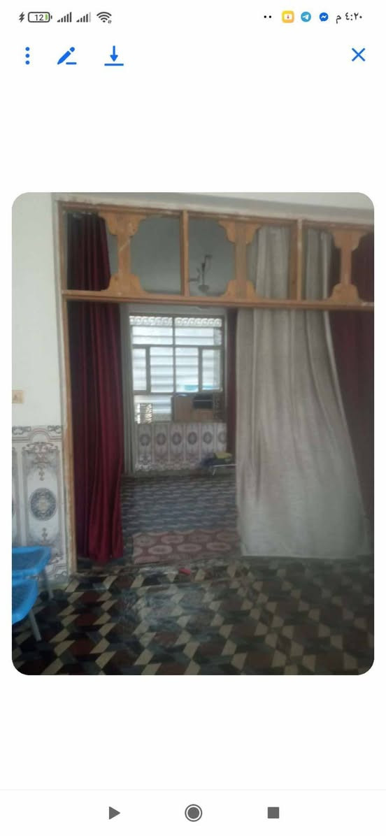 اللهم صلي على محمد وآل محمد 
غرفتين نوم ومجمع معزول وكليدور مفتوح على الصاله المطبخ حار وبارد كلش جبير البيتونه جبيره على الكلدور وفوك صحيات نقص ارضيه وستاره طابق واحد
مساحه 200 متر 
العنوان شارع 80 فرع مسجد الرحمن 
***********
