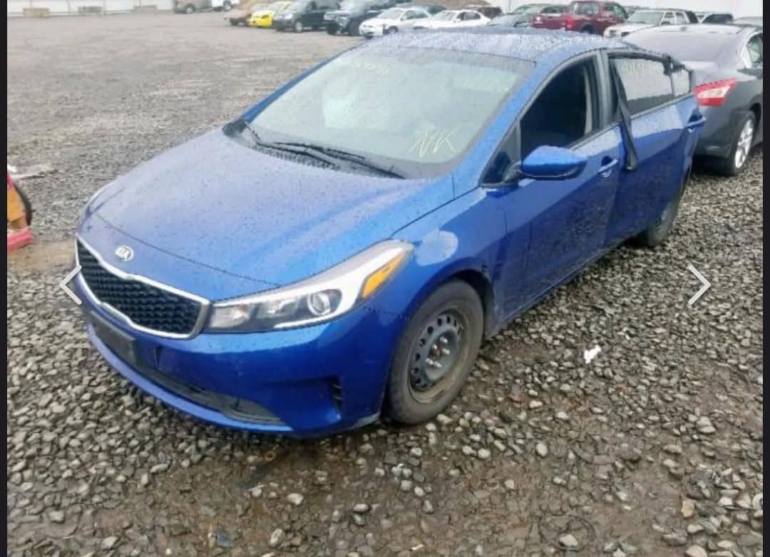 كيه فورتي موديل ١٨ وارد امريكي بااسمي بيها منضومه زنون  صوره الحادث مرفقه بالمنشور بيه محرك جديد مكفول يراد تخم تاير وبيه اذان وحده موزينه وبيه بوربرن واحد امامي توه بادي بي صوةويده باب خلفي  السعر 120 وبيها مجال اي تفاصيل اتصل وات ساب ***********
