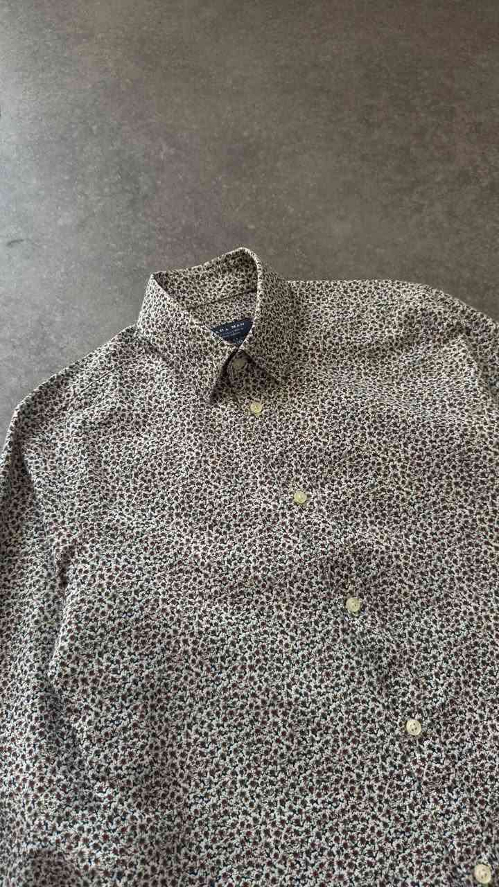 قميص : ZARA MAN  قياس : S 
اصلي 
قطن 100%


**إذا كنت صاحب هذا الإعلان وتريد حذفه لأي سبب، رجاءا أرسل رسالة إلى الدعم الفني**